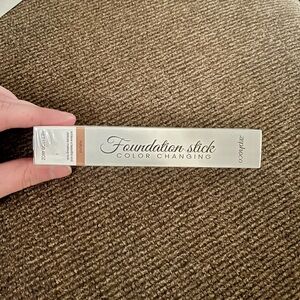 Color Changing Foundation Stick - Natural Tan